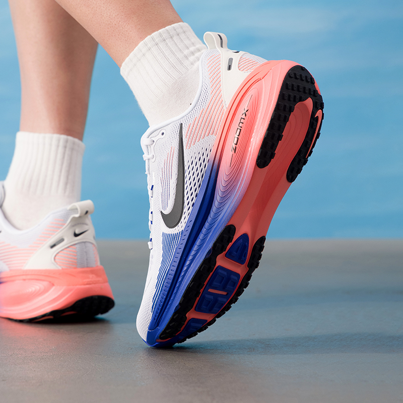 NIKE VOMERO 18 HM6803-114, zap - Lightweight Road Running Shoes reseña y precio